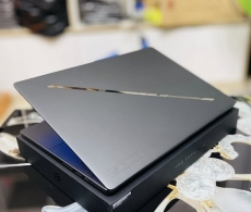 ASUS ROG Zephyrus G16 GU605WV ( xám )  AMD Ryzen AI 9 HX 370/32GB/1TB/16 2.5K 240Hz OLED/RTX 4060 8G