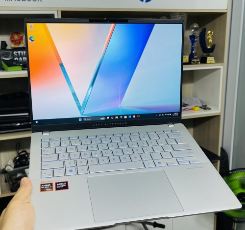 ASUS Vivobook S 14 M5406WA-PP071WS Ryzen AI 9 HX 370 ,32GB RAM ,14" 3K OLED 120Hz